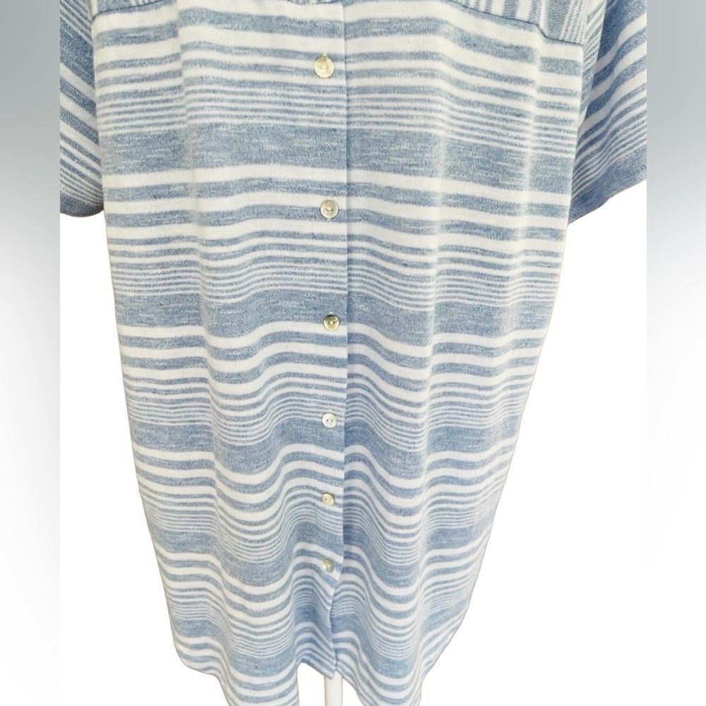 Rose & Olive blue & white striped knit top with buttons down the back size 1X - Picture 4 of 7